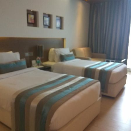 Ramada By Wyndham Navi Mumbai Exterior foto