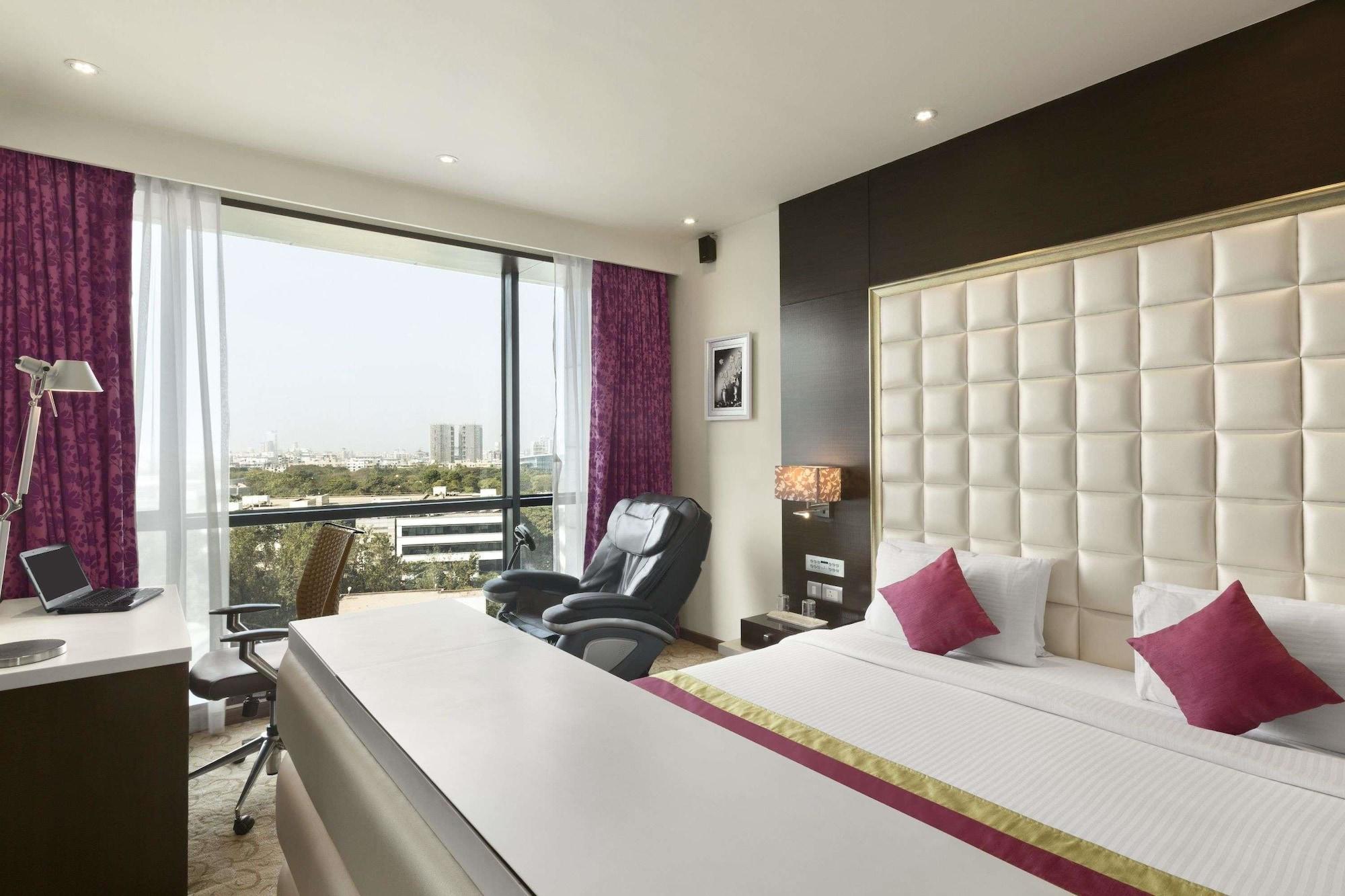 Ramada By Wyndham Navi Mumbai Exterior foto