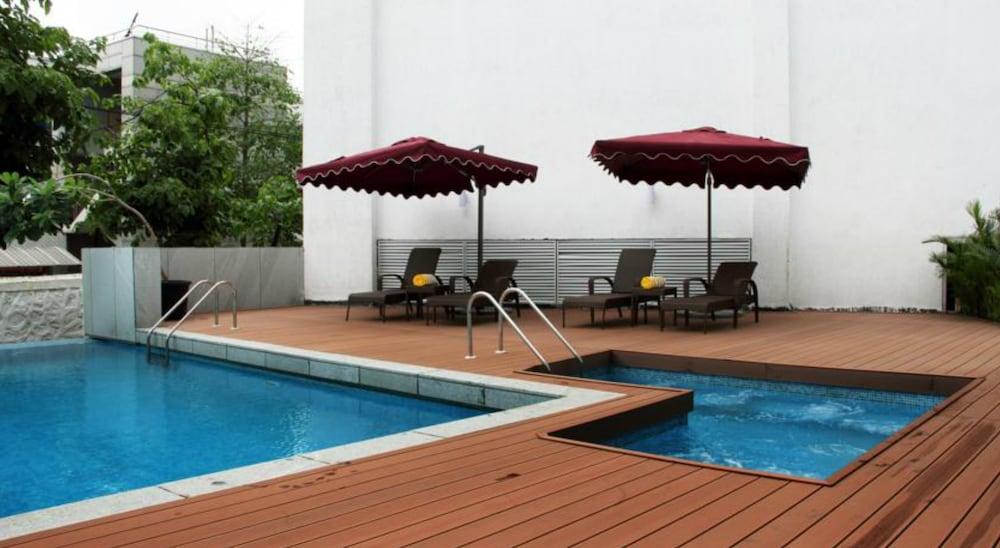Ramada By Wyndham Navi Mumbai Exterior foto