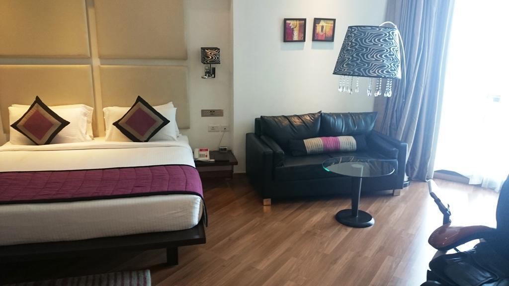 Ramada By Wyndham Navi Mumbai Exterior foto