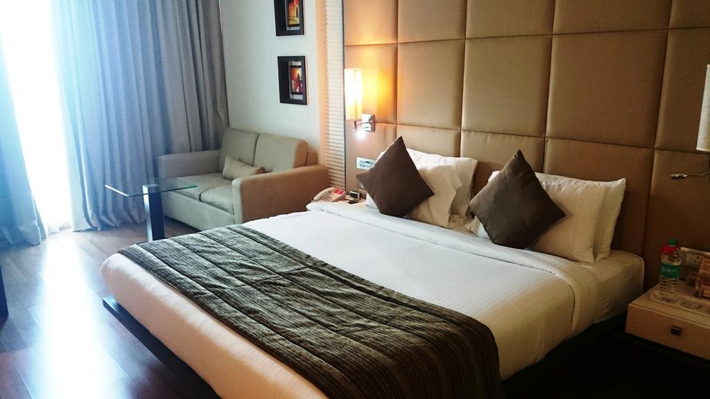 Ramada By Wyndham Navi Mumbai Exterior foto