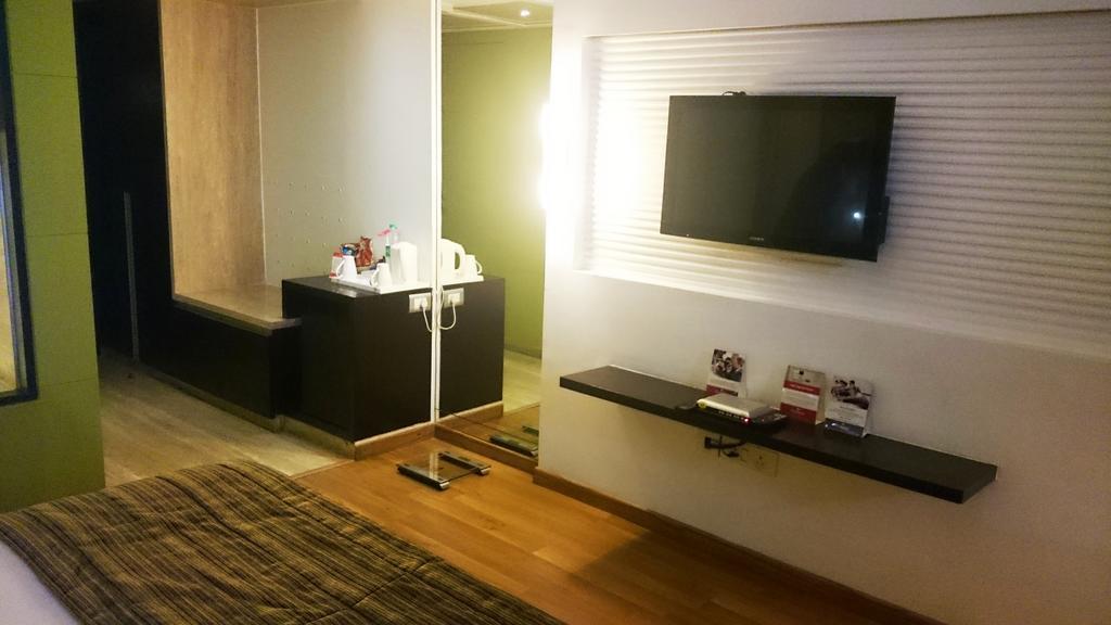 Ramada By Wyndham Navi Mumbai Exterior foto