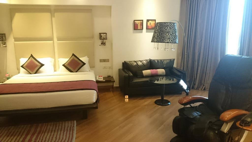 Ramada By Wyndham Navi Mumbai Exterior foto