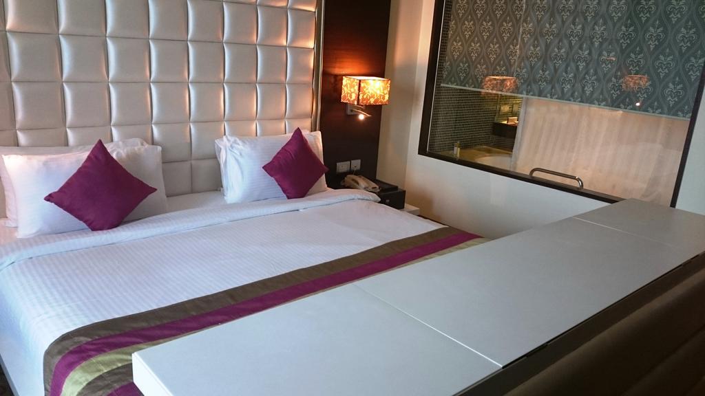 Ramada By Wyndham Navi Mumbai Exterior foto