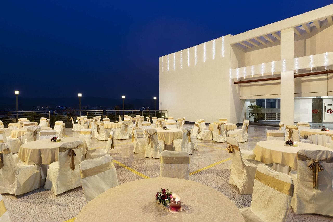 Ramada By Wyndham Navi Mumbai Exterior foto