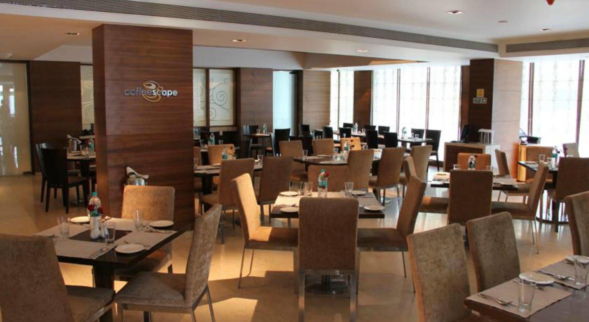 Ramada By Wyndham Navi Mumbai Exterior foto