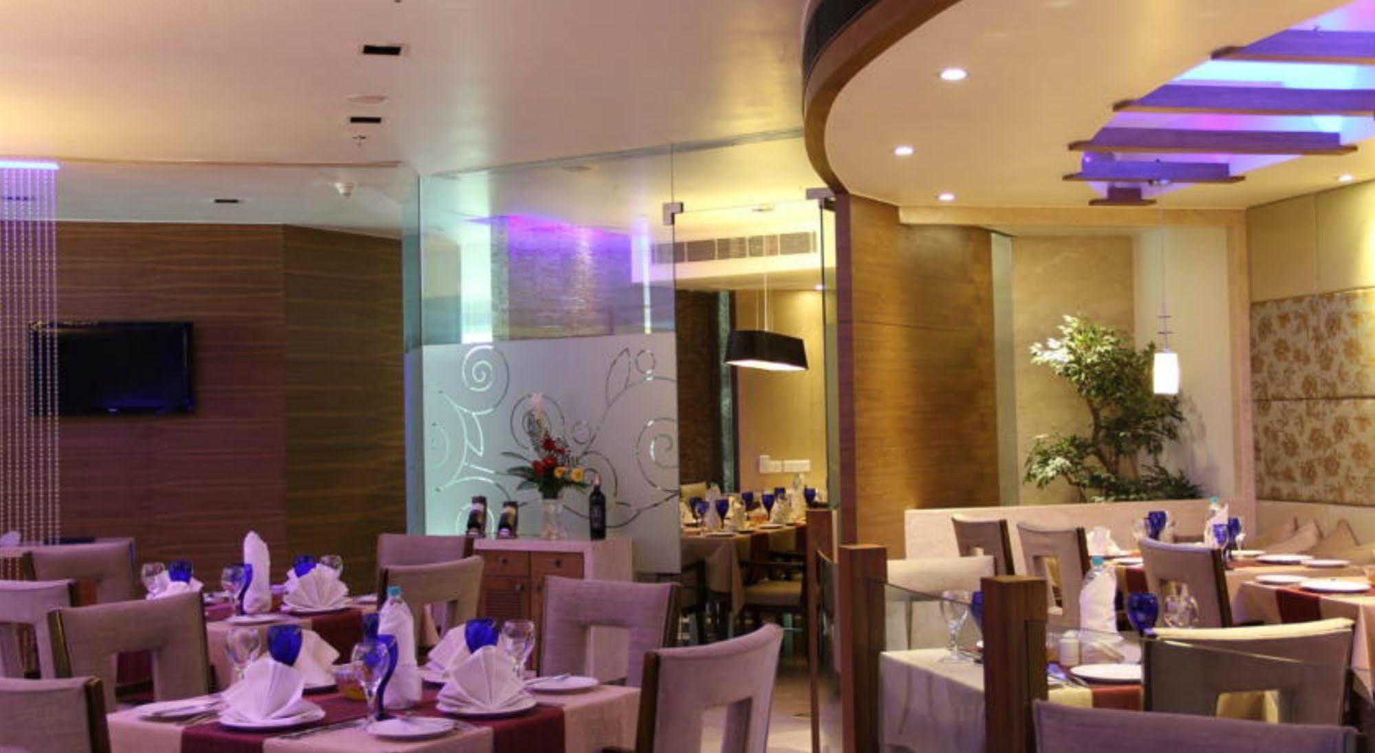 Ramada By Wyndham Navi Mumbai Exterior foto