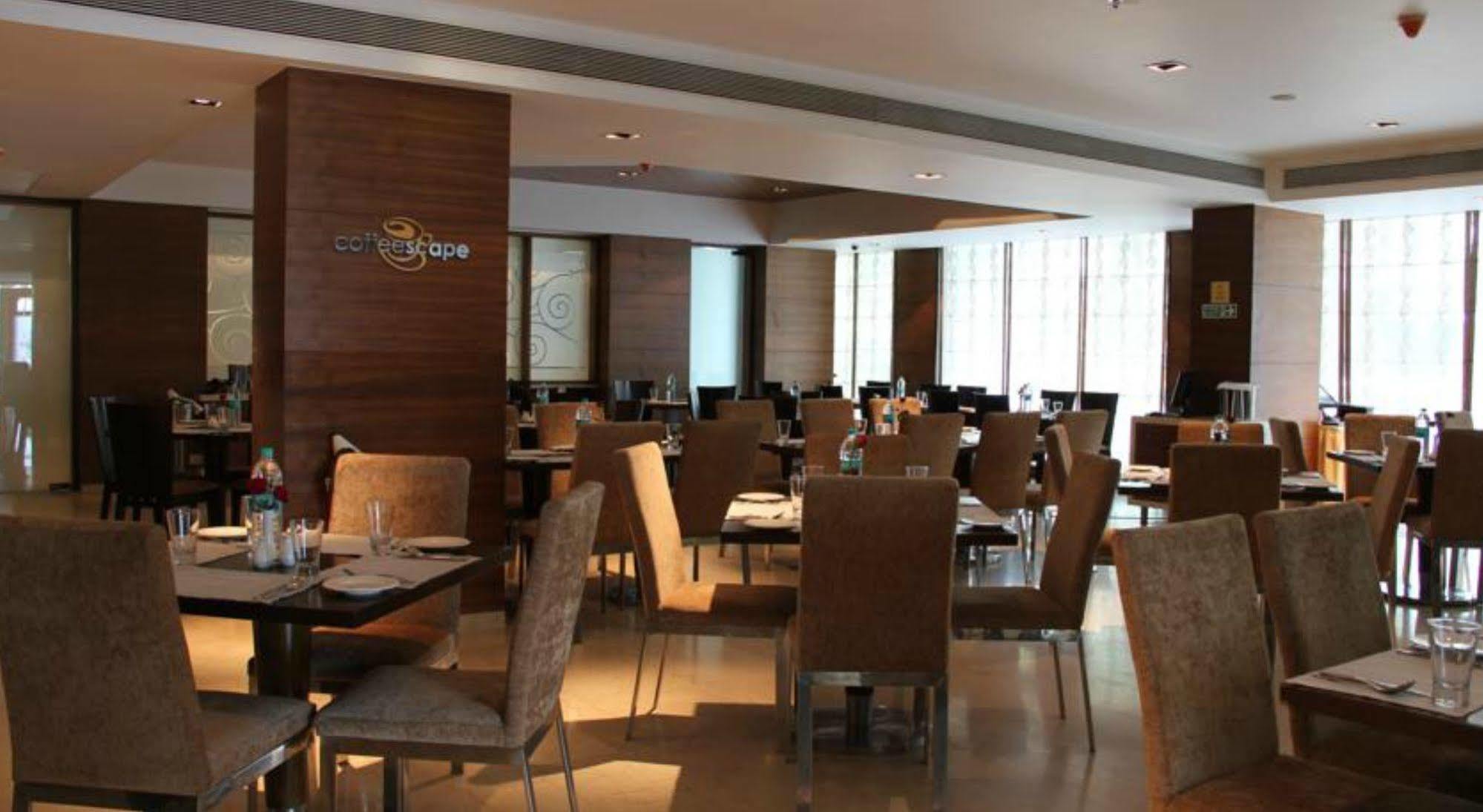 Ramada By Wyndham Navi Mumbai Exterior foto