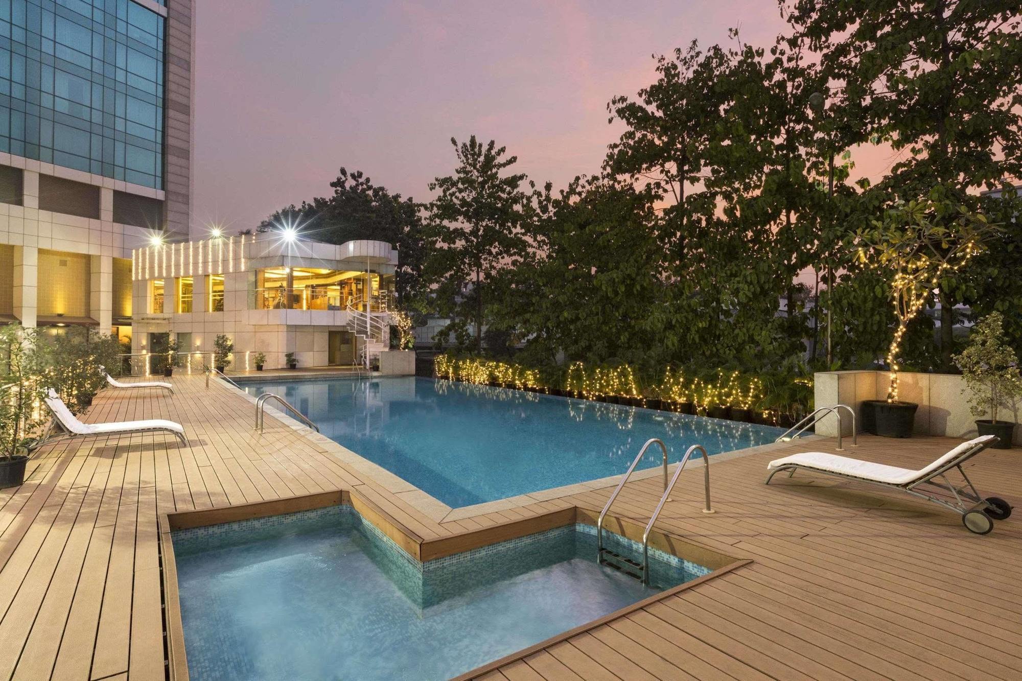 Ramada By Wyndham Navi Mumbai Exterior foto