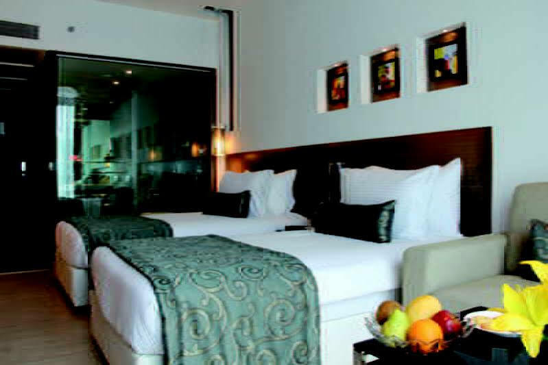 Ramada By Wyndham Navi Mumbai Exterior foto